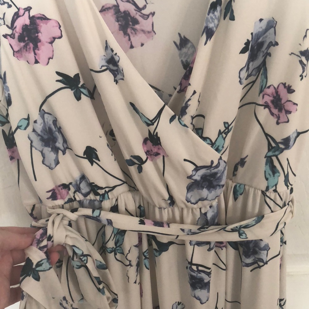 Ivory floral Pinkblush maternity/baby shower dress - Picture 5 of 6